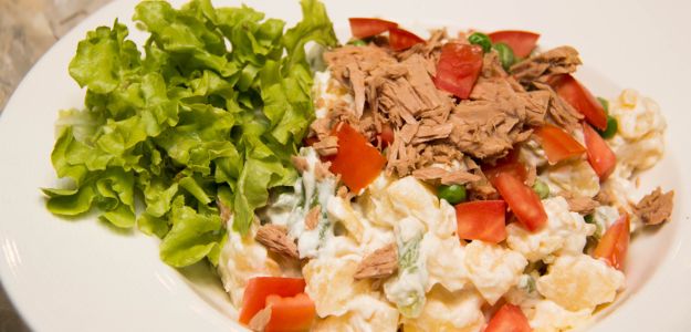 24 Atún con Ensalada de Papa.jpg