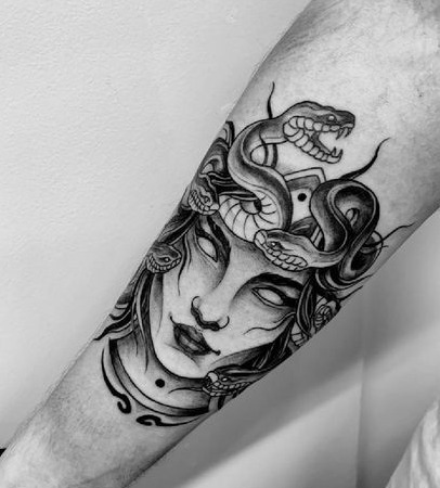 Complete Guide to Medusa Tattoos (+23 amazing works) | Tattoos Wizard