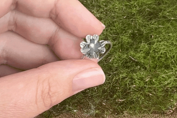 Kinetic flower blank ring