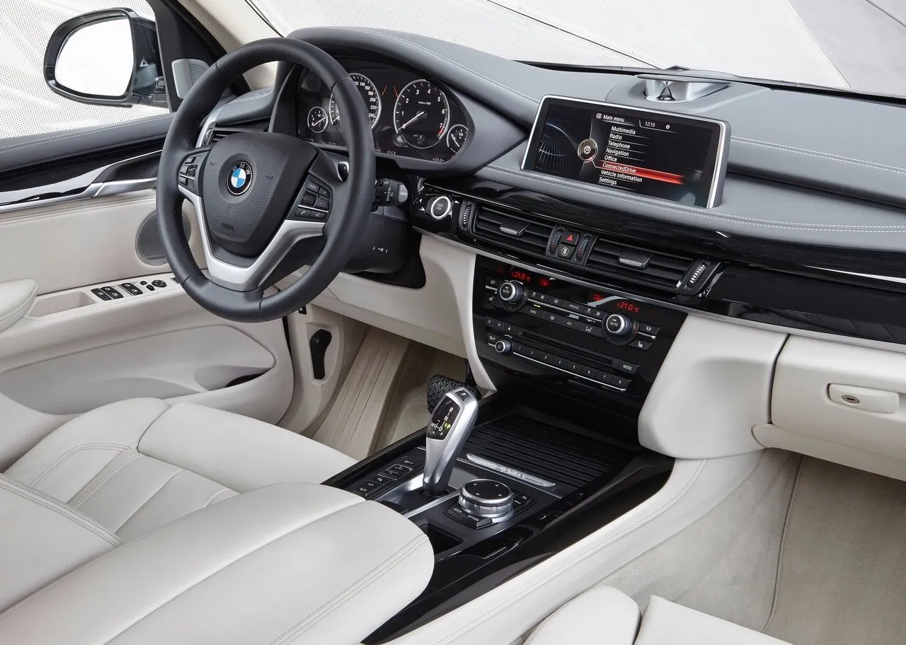 BMW X5 2018 interior