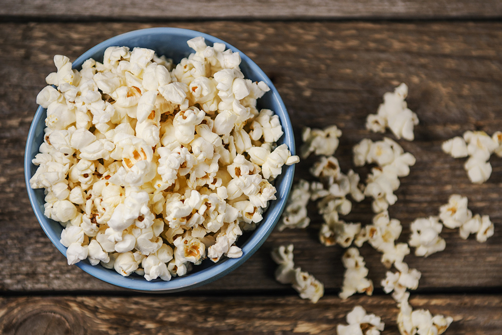 are popcorn kernels bad for dogs