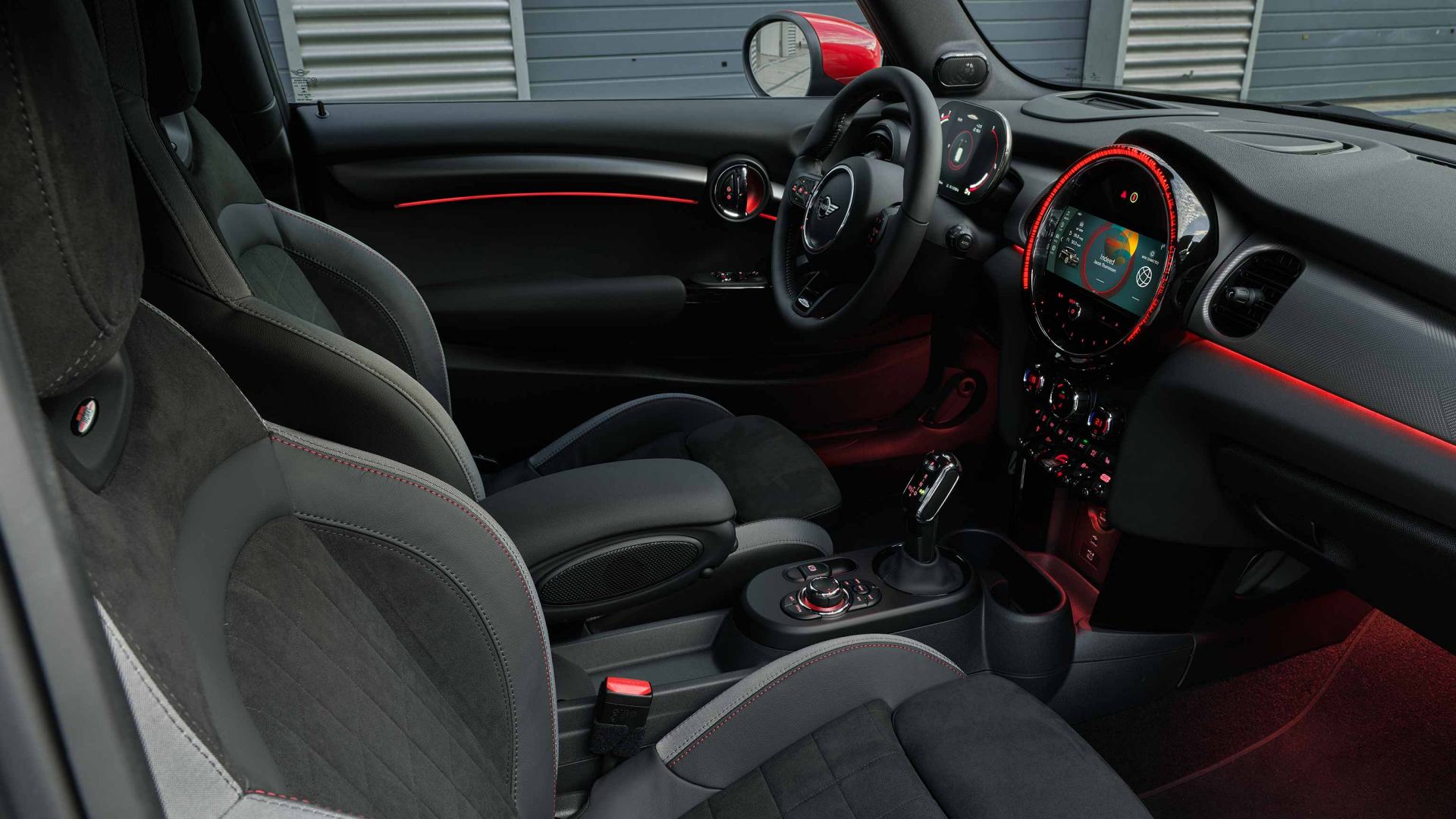 Mini Cooper John Cooper Works interior