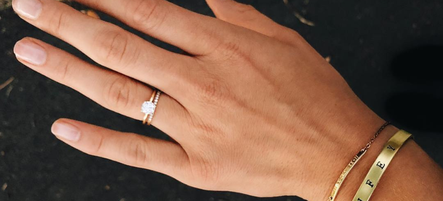 1 carat diamond ring on size 6 finger