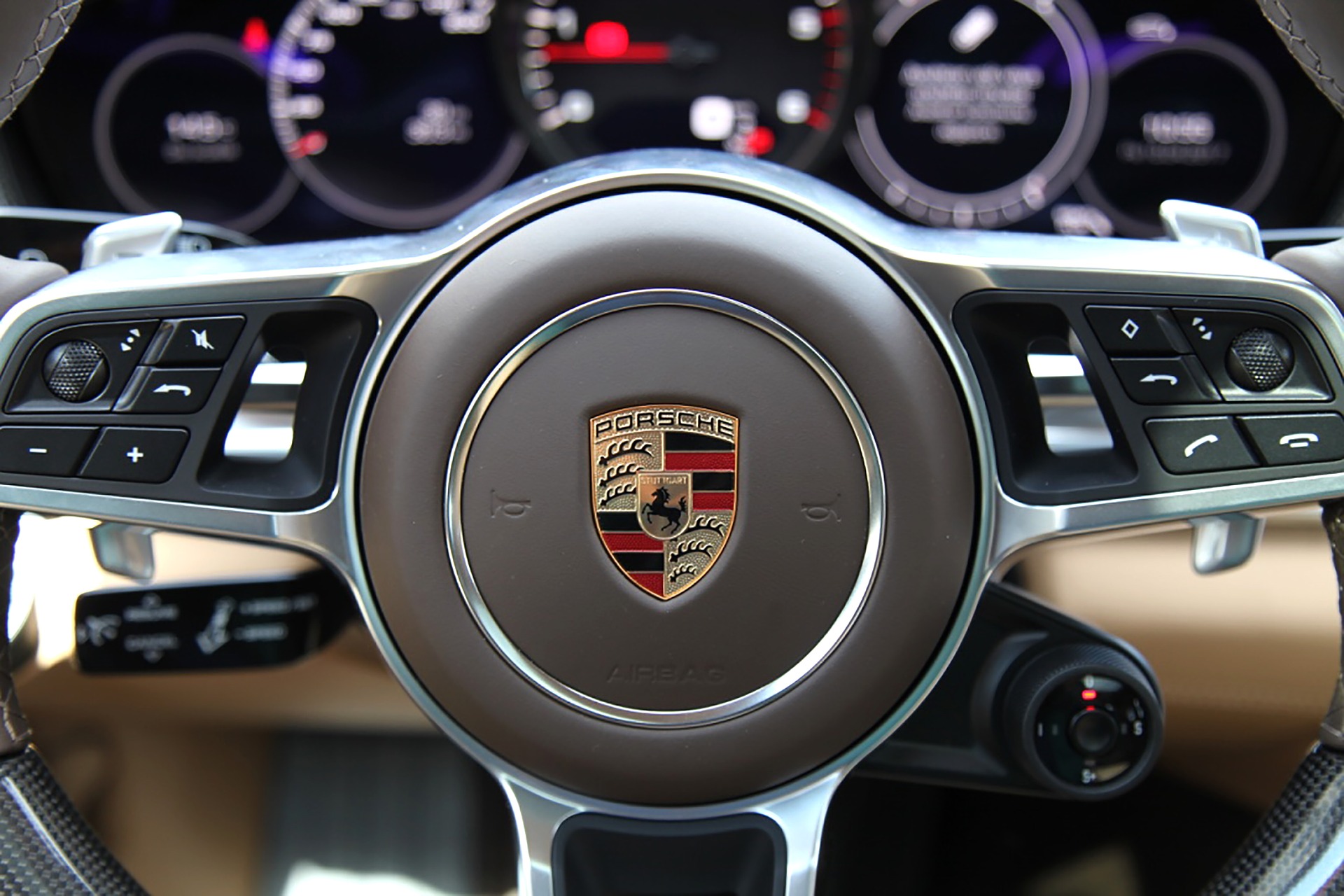 Marcas de carro: símbolo da Porsche