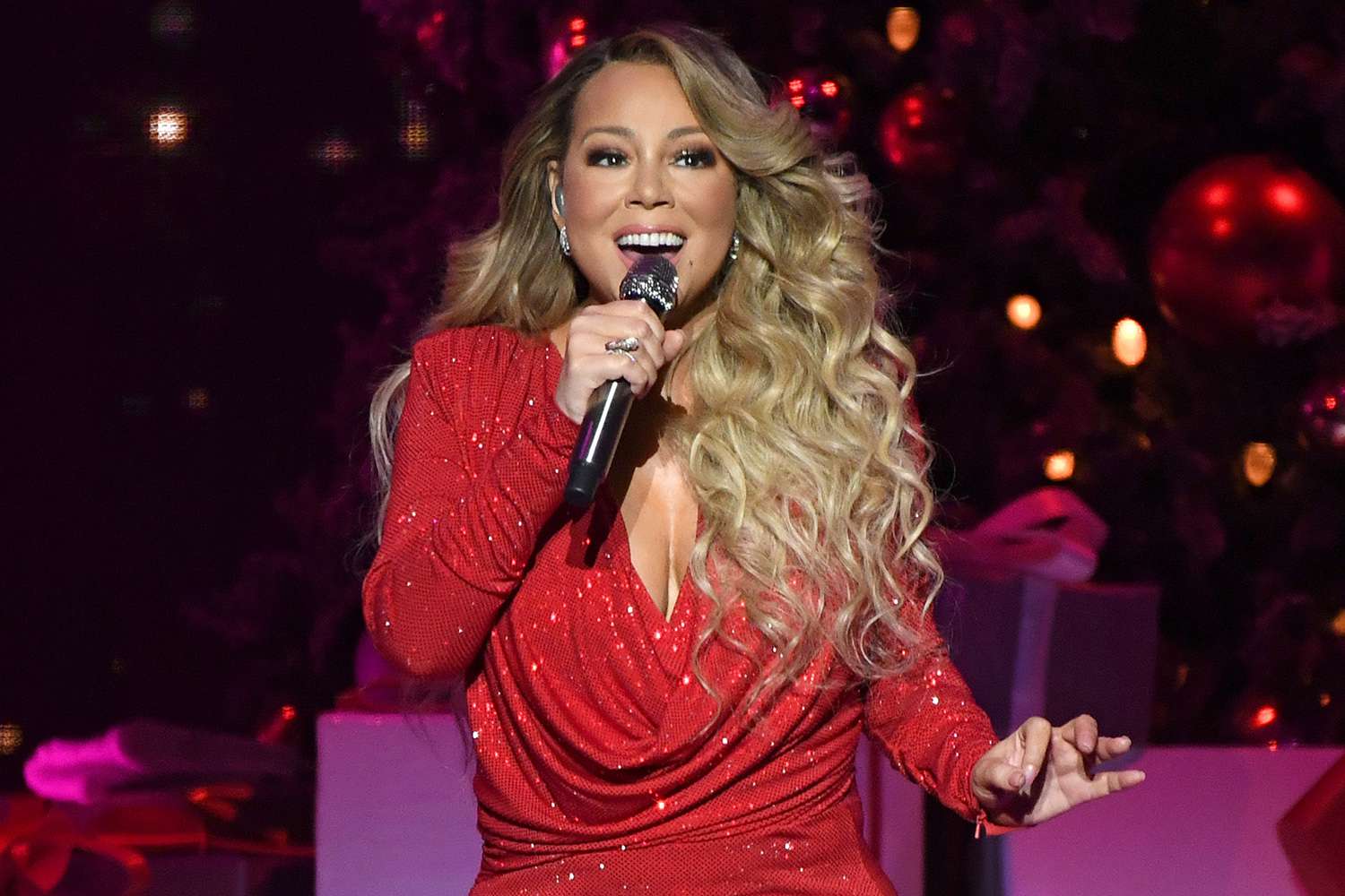 mariah-carey-102422-1-cd142b4ca1e64f4b80bf6a958620f223.jpg