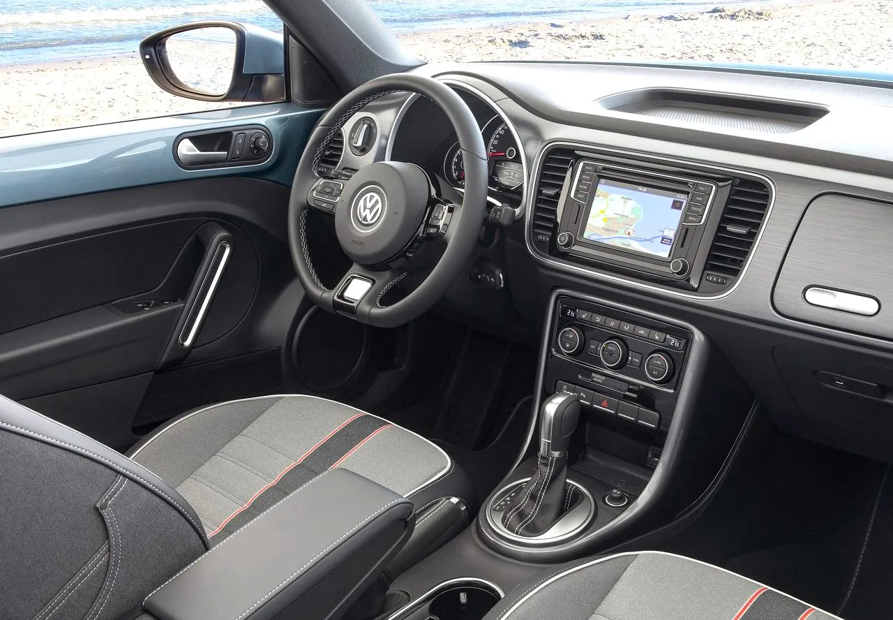 Volkswagen Beetle 2019 interior