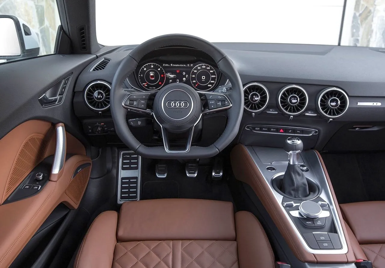 Audi TT 2018 interior