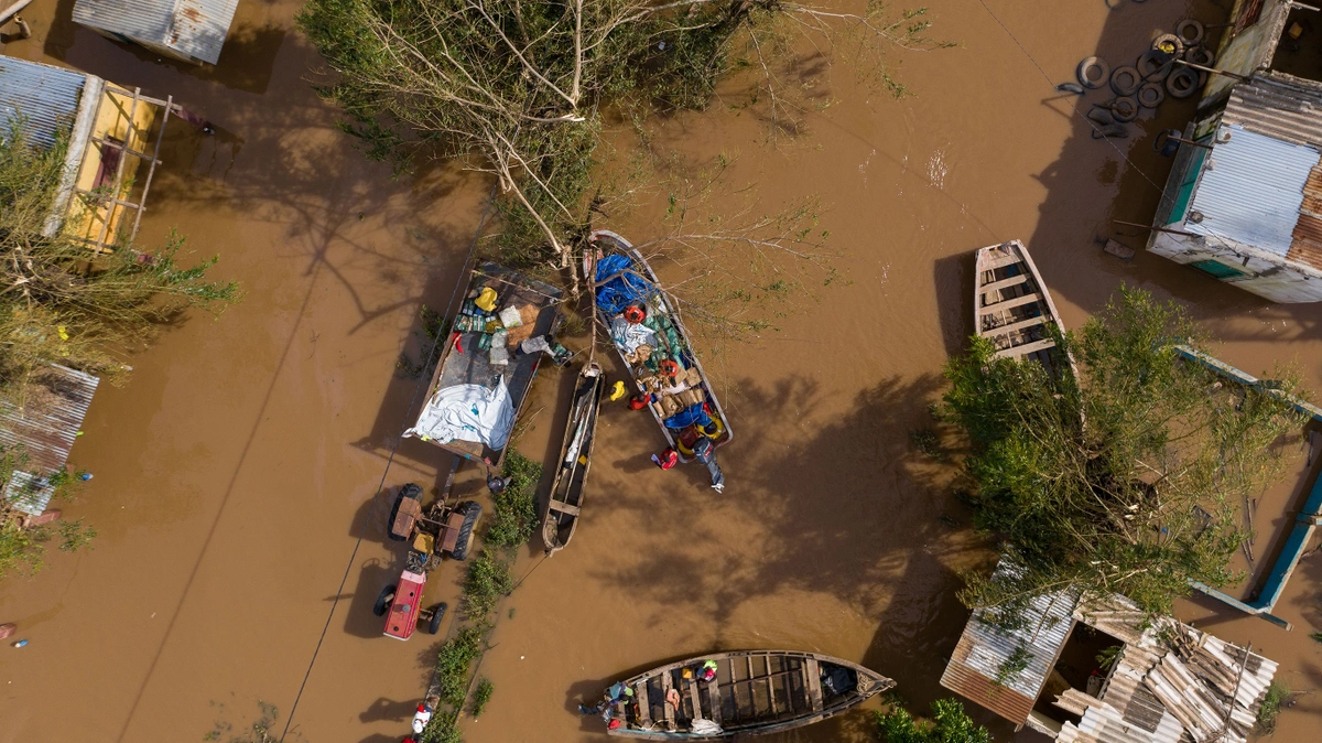 Supporting citizens through flooding crises