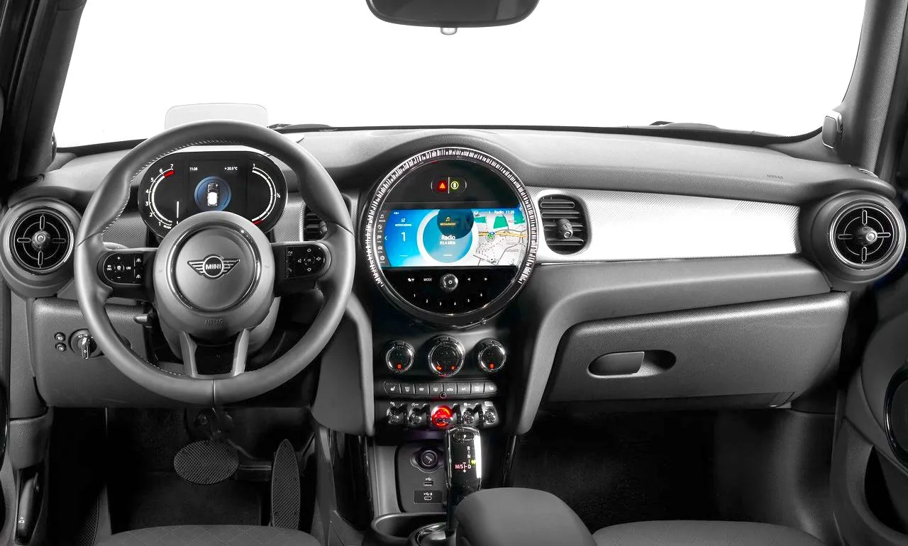 Mini Cooper S 2023 interior