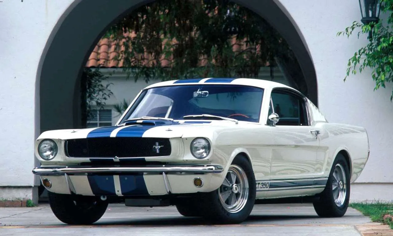 Auto Mustang Shelby GT350 1965