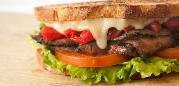 sandwich de carne con queso.jpg
