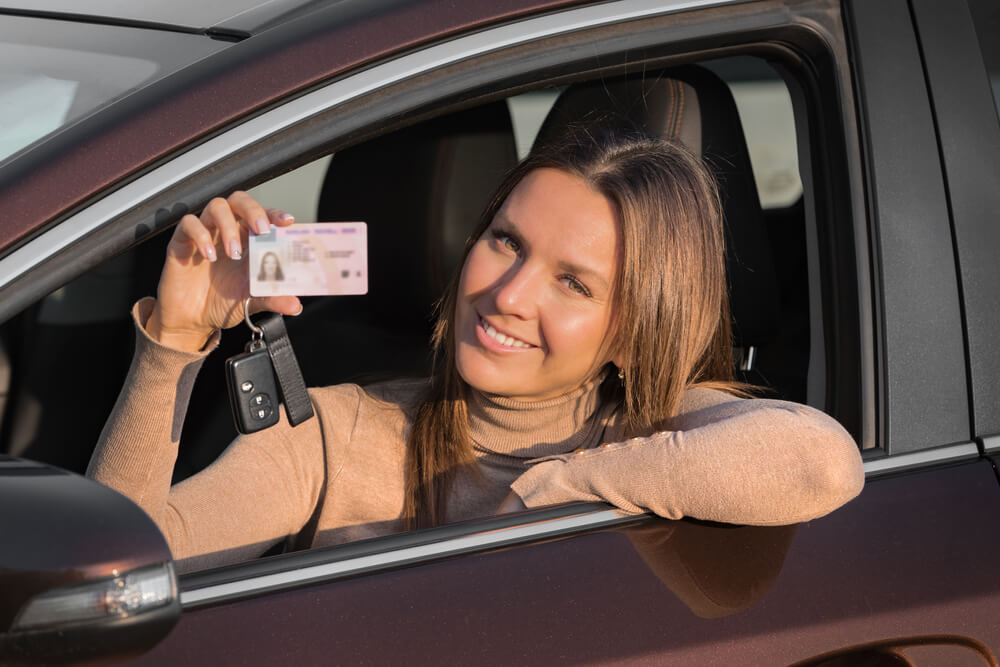 woman using her ID for car title loan in Mount Pleasant