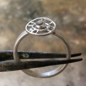 Soldering the structured link ring band