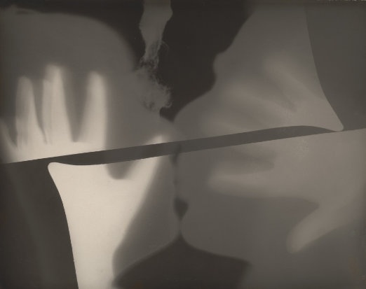 The Kiss 1922.jpg