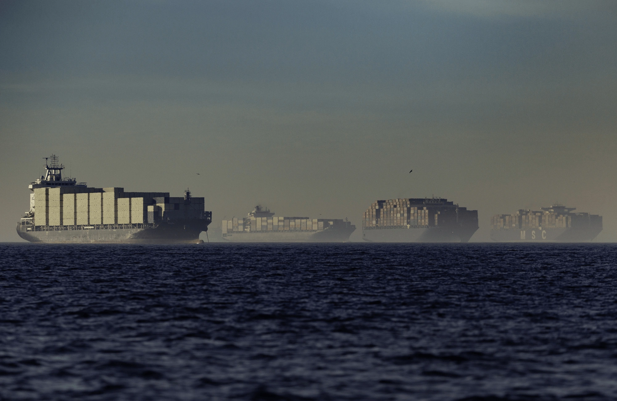 container-ships-min.png