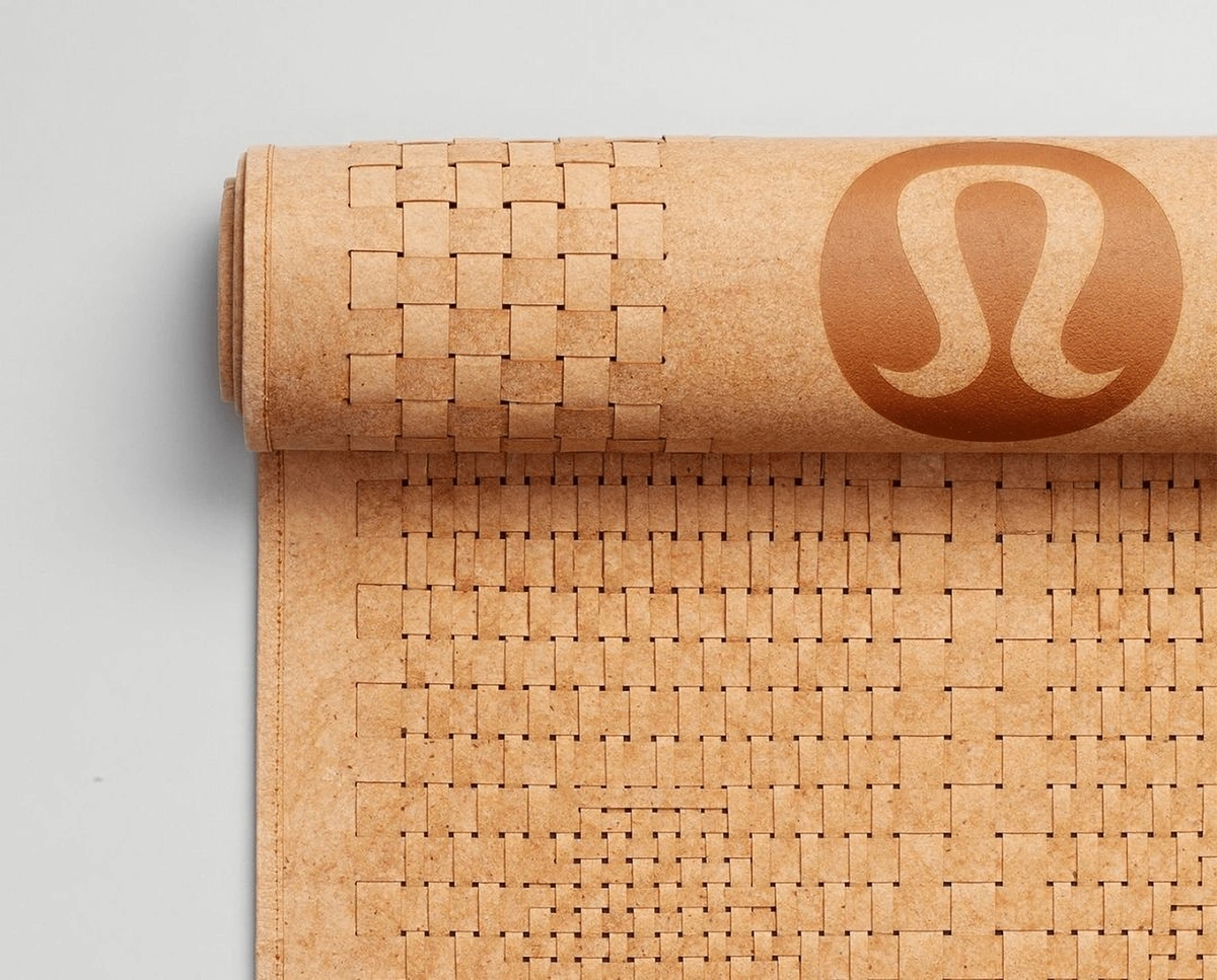 luluemon-eco-friendly-yoga-mat-min.webp