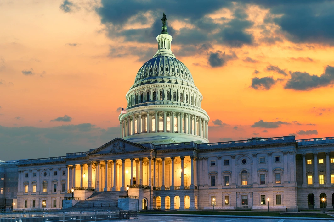 Night image of the U.S. Capitol Building