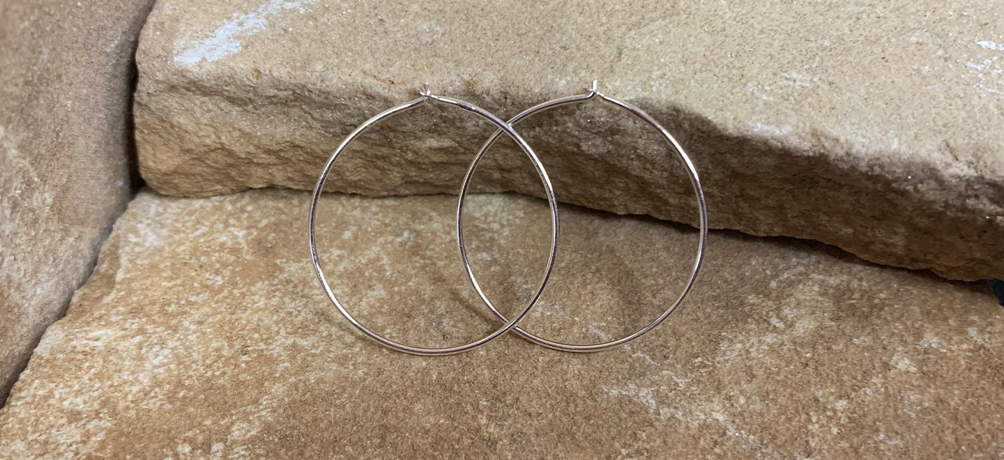 Learn how to use wire to make hoop earrings and create various jewelry elements, including links, chain, and clasps. ...