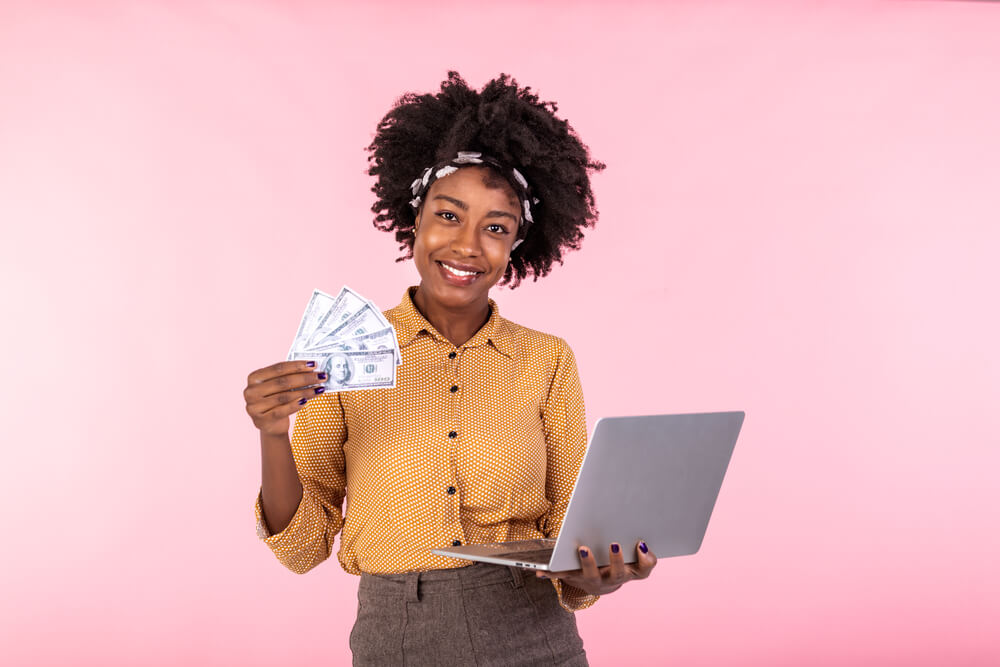 black woman got payday loan cash