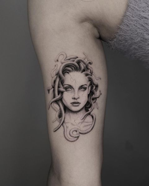 medusa fineline ricardo g tattoo amazing design