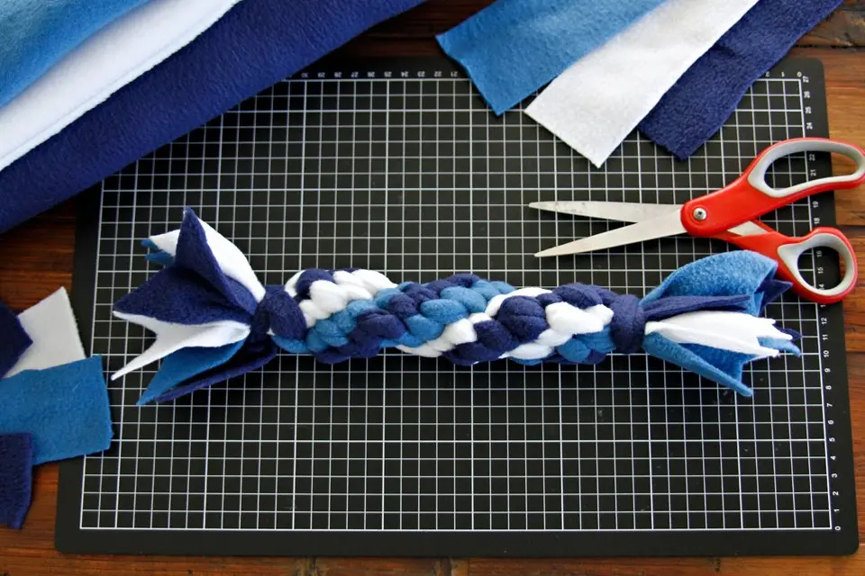 DIY-Hanukkah-Dog-Tug-Toy-Blue-and-Whi...