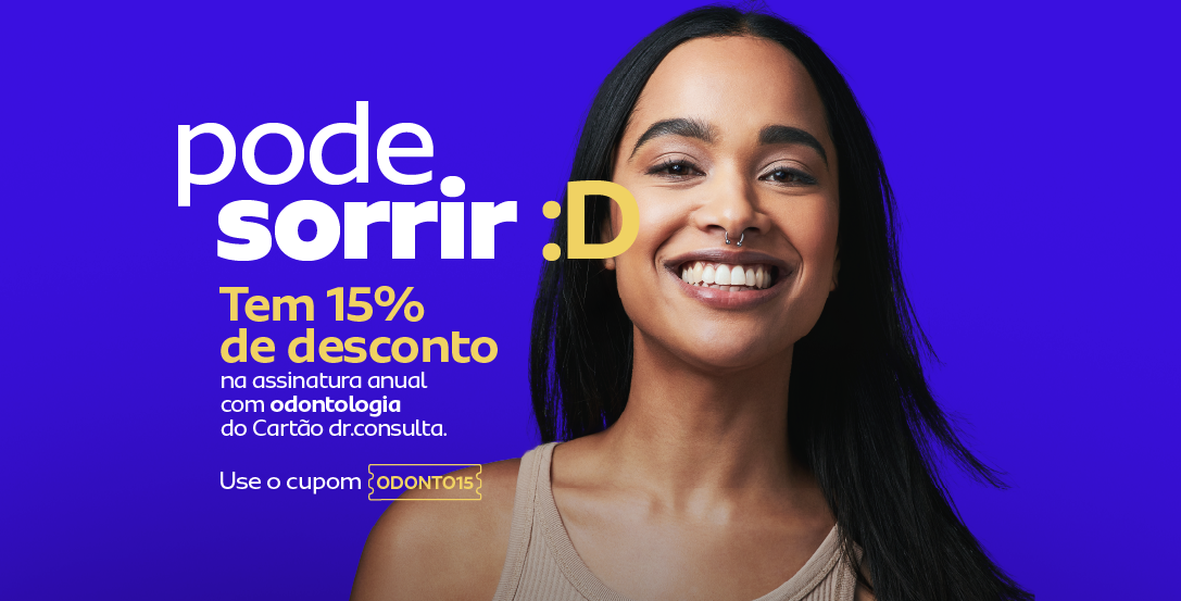 Mulher sorrindo em destaque
