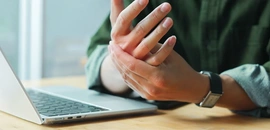 彈弓 手 指 成因 症狀 治療