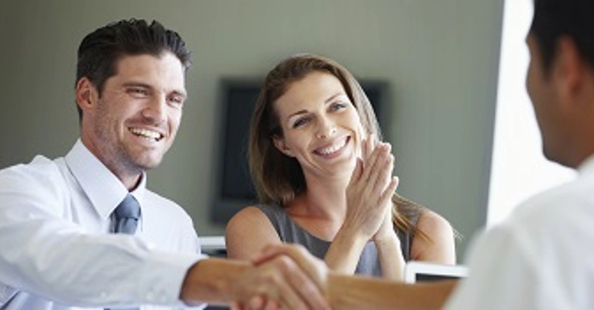 What’s the difference between a solicitor and a conveyancer? Ocean Finance®