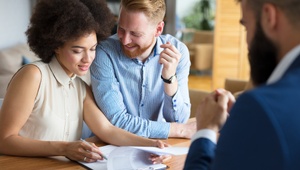 couple applying for mortgage