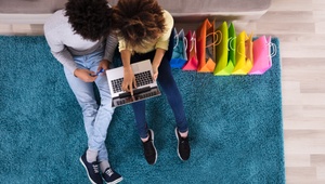 couple shopping online