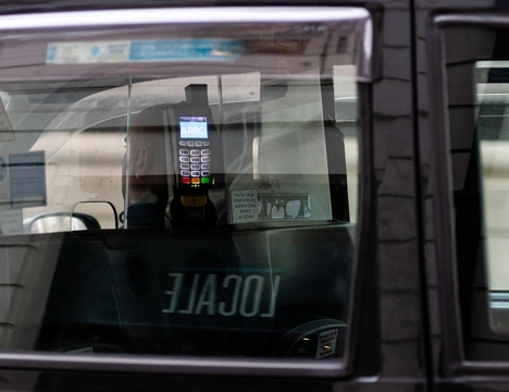 Do London taxis take credit cards?