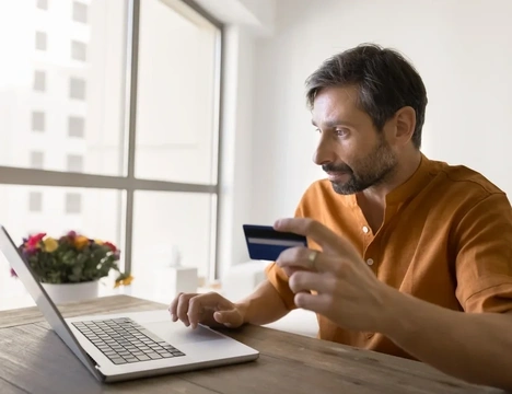 How do refunds on credit cards work? 