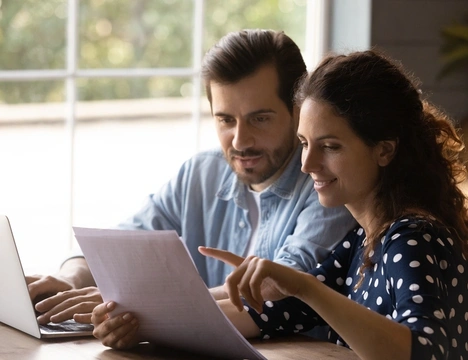 Should you split the bills 50/50 with your partner?