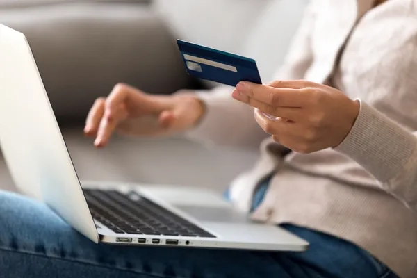 How to spot and avoid copycat websites