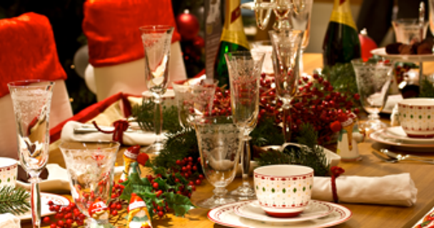 8 ways to get your dining room in the Christmas spirit