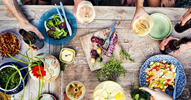 5 top tips for hosting a dinner party