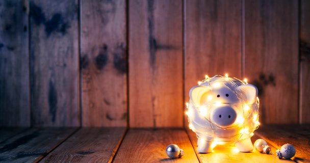 10 clever ways to save money this Christmas