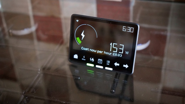 Smart meter on a kitchen hob