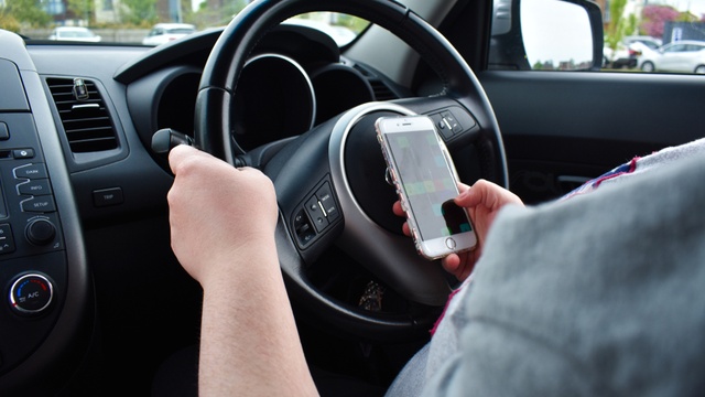 Proposed new laws for mobile phone use while driving