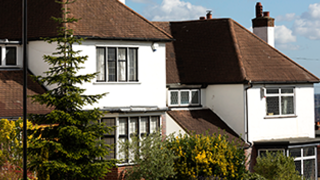 Who pays for indemnity insurance - the buyer or seller?