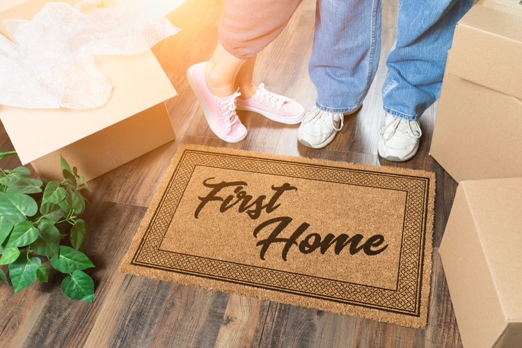 couple moving into first home