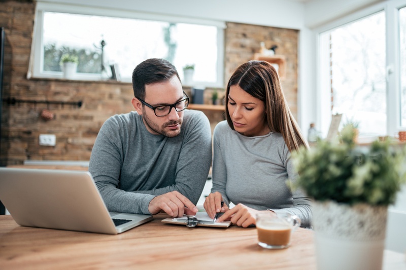 couple discussing finances