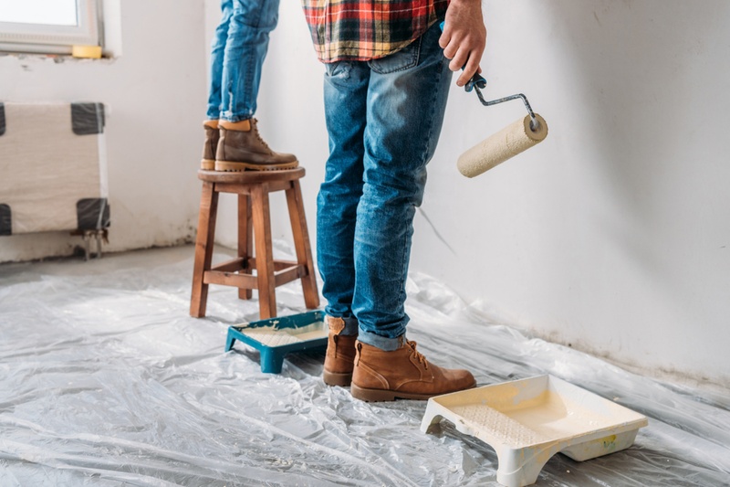 couple decorating
