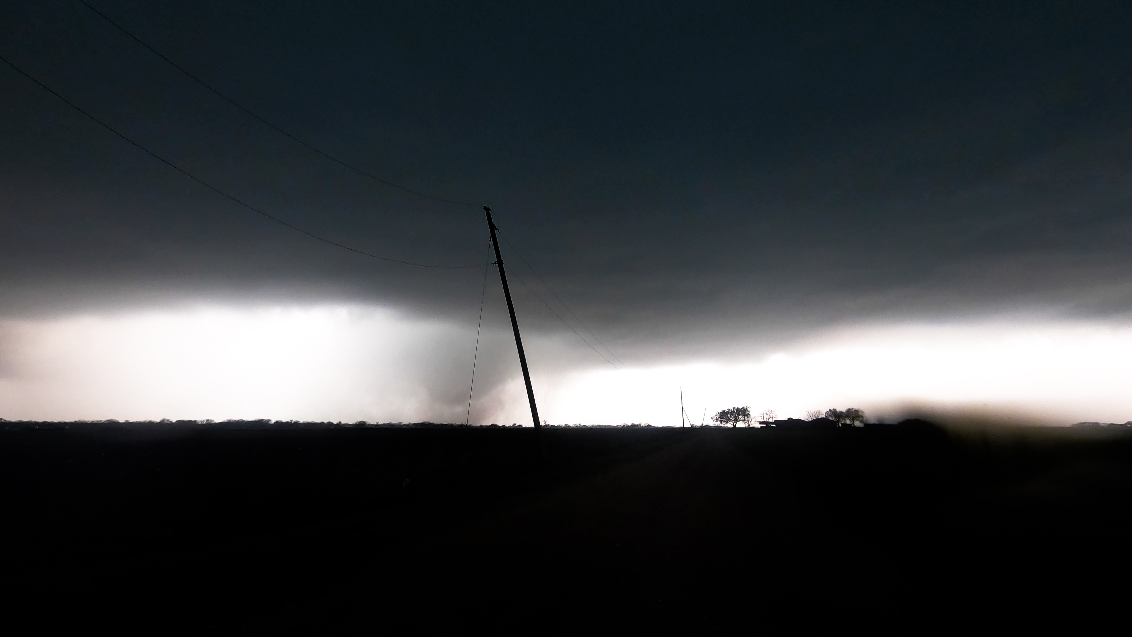 distant_conical_wallcloud.jpg