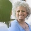 mulher em atendimento médico, acompanhamento médico, realização de ecocardiograma com doppler colorido