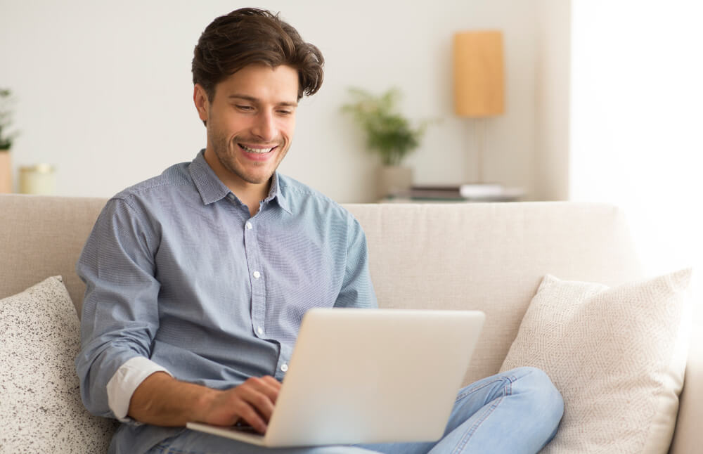 man applying for an online title loan