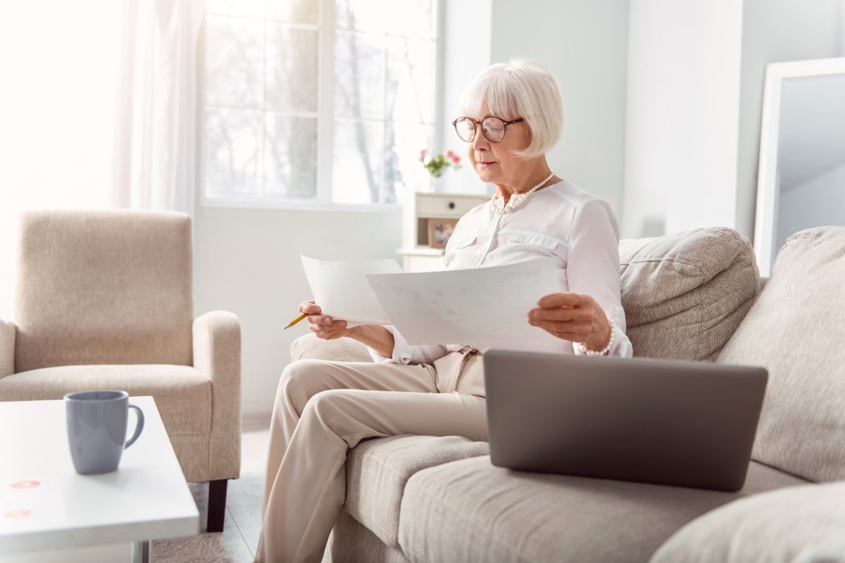 beneficiary looking at medicare special needs plans