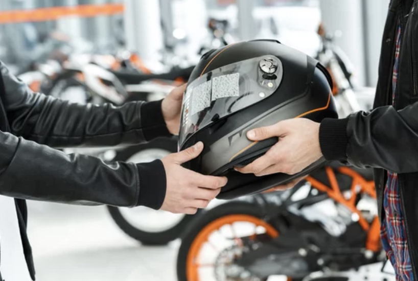 Motorcycle Helmet Battle: Shoei vs. Arai
