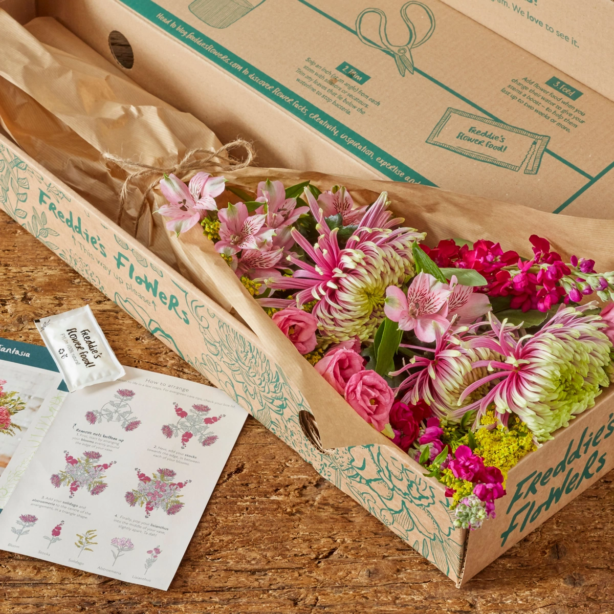 I LOVE U, Pink Box. by Blue House Flowers