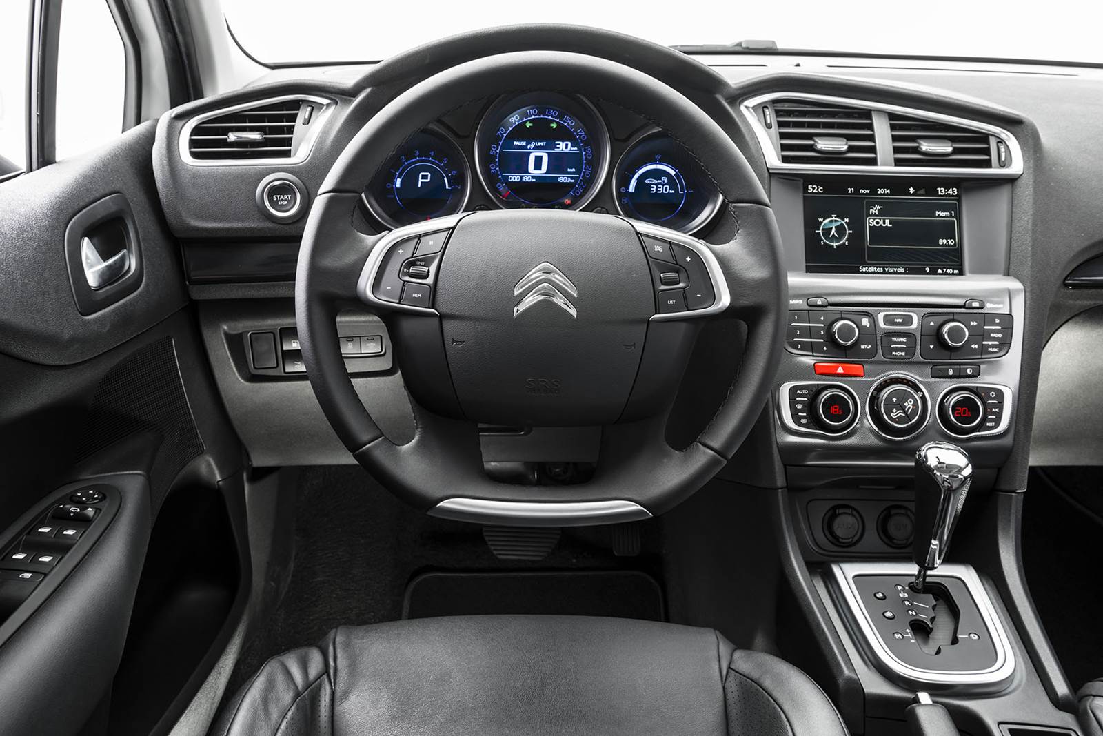 Citroën C4 Lounge 2015 interior (Foto: Citroën)